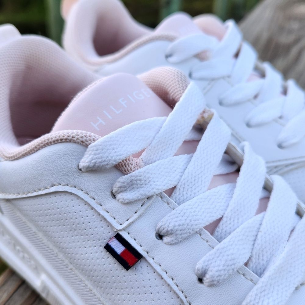 Authentic Tommy Hilfiger Low Court White/Pink Sneakers Leather Kids Shoes Size 3 - Picture 6 of 13